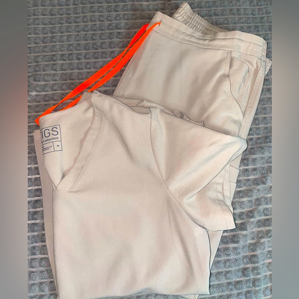Khali Top and Bottom FIGS scrubs